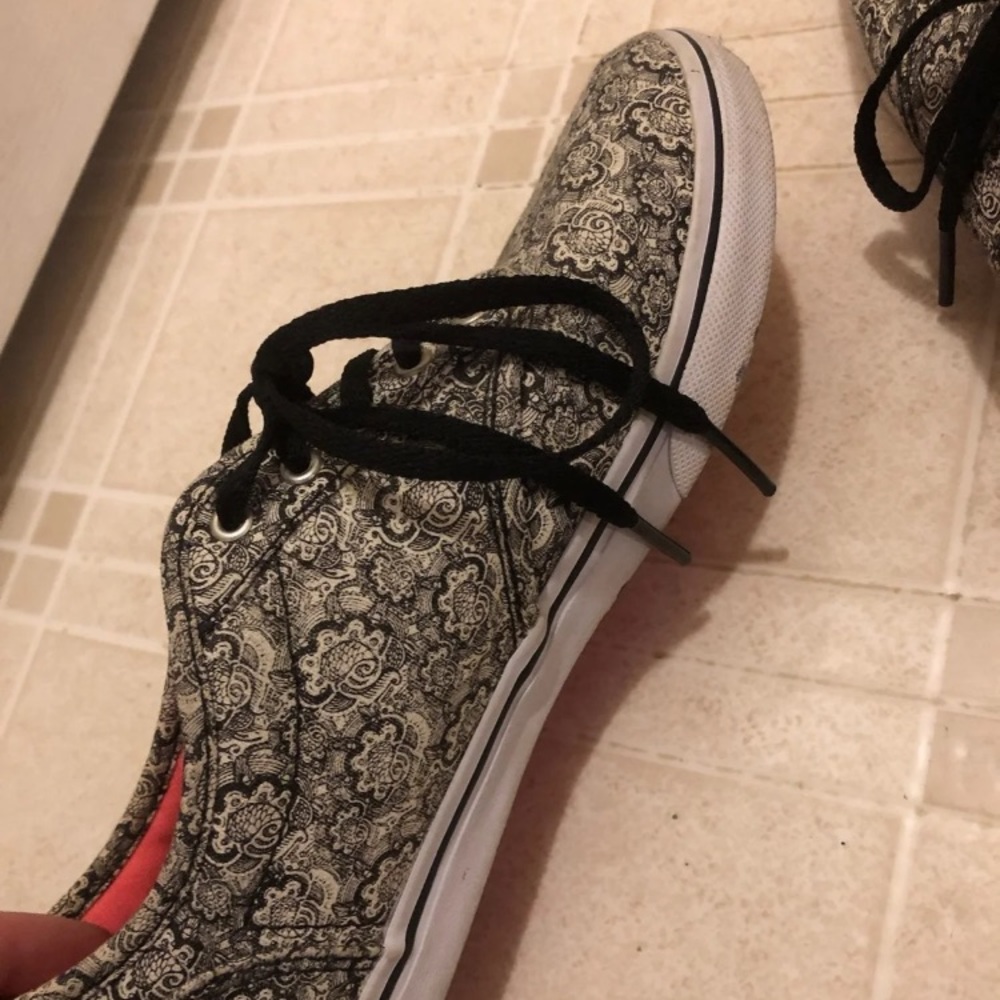 Vans - Picture 2 of 3